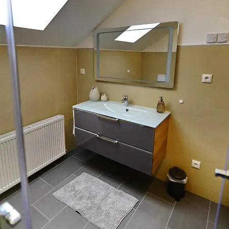 Apartment Pretti - Stilvoll Eingerichtetes Im Zentrum Von *