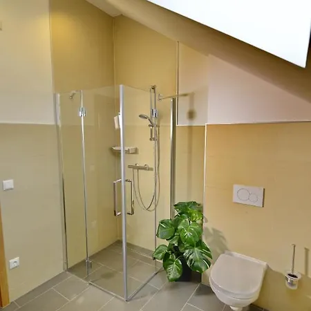 Pretti - Stilvoll Eingerichtetes Im Zentrum Von Apartment